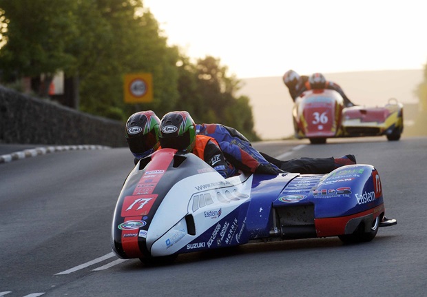 Tim Reeves and Patrick Farrance make TT debut (Stephen Davison/Pacemaker Press International)